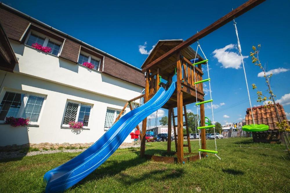 Liptovský Mikuláš Apartmany Minata מראה חיצוני תמונה