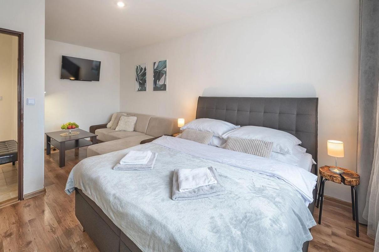Liptovský Mikuláš Apartmany Minata מראה חיצוני תמונה