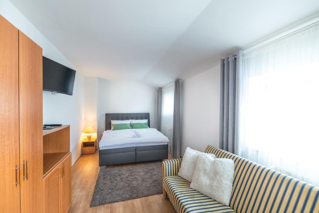 Liptovský Mikuláš Apartmany Minata מראה חיצוני תמונה